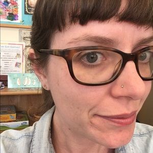 Meet your Posher, Emily